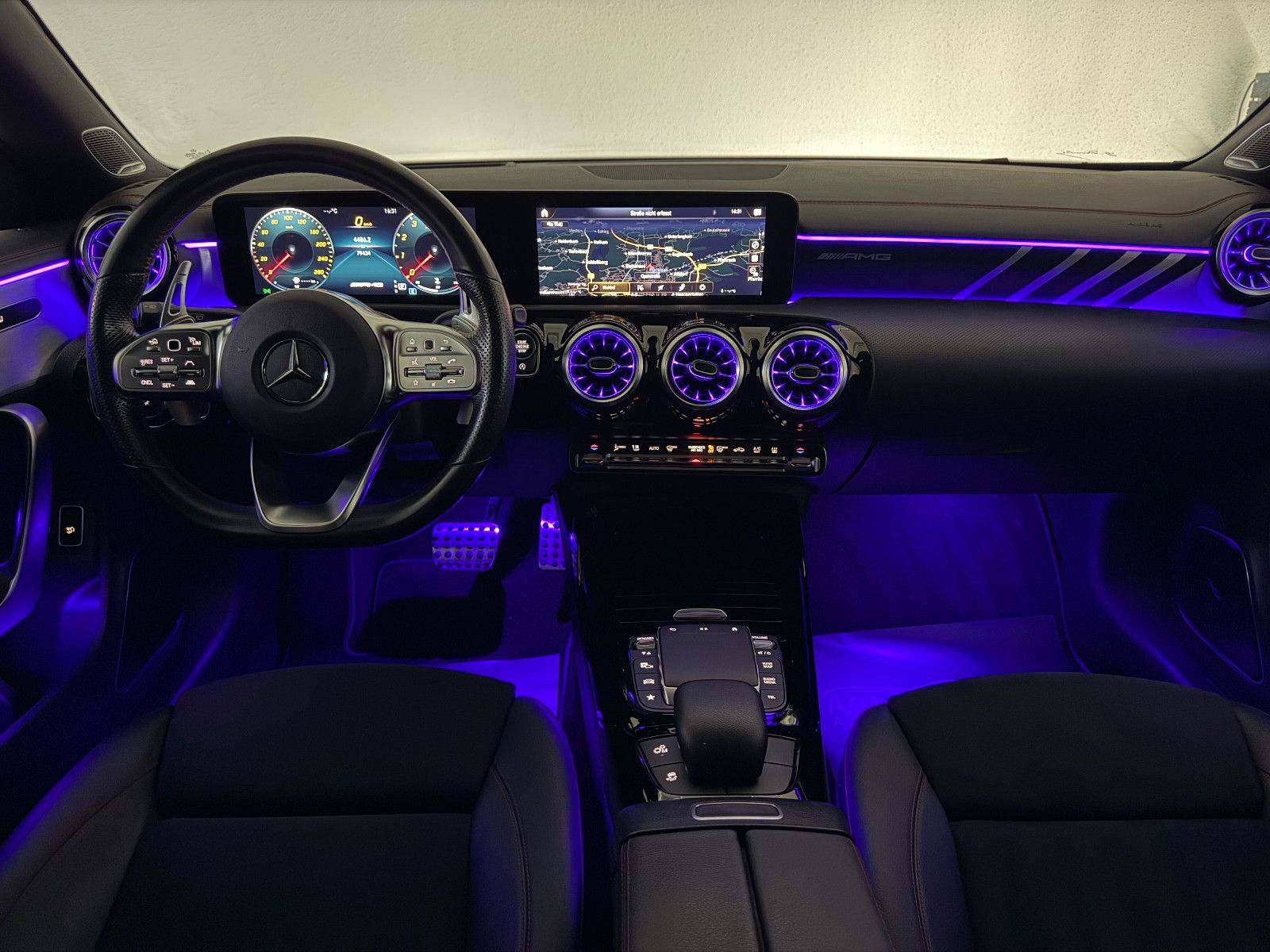 Fahrzeugabbildung Mercedes-Benz CLA 35 AMG SB 4-MATIC/BURMESTER/360*/DISTRONIC+