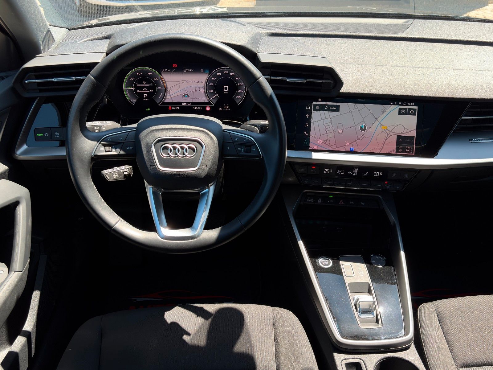 Fahrzeugabbildung Audi A3 Sportback 40 TFSIe Schiebedach KZG ACC CAM