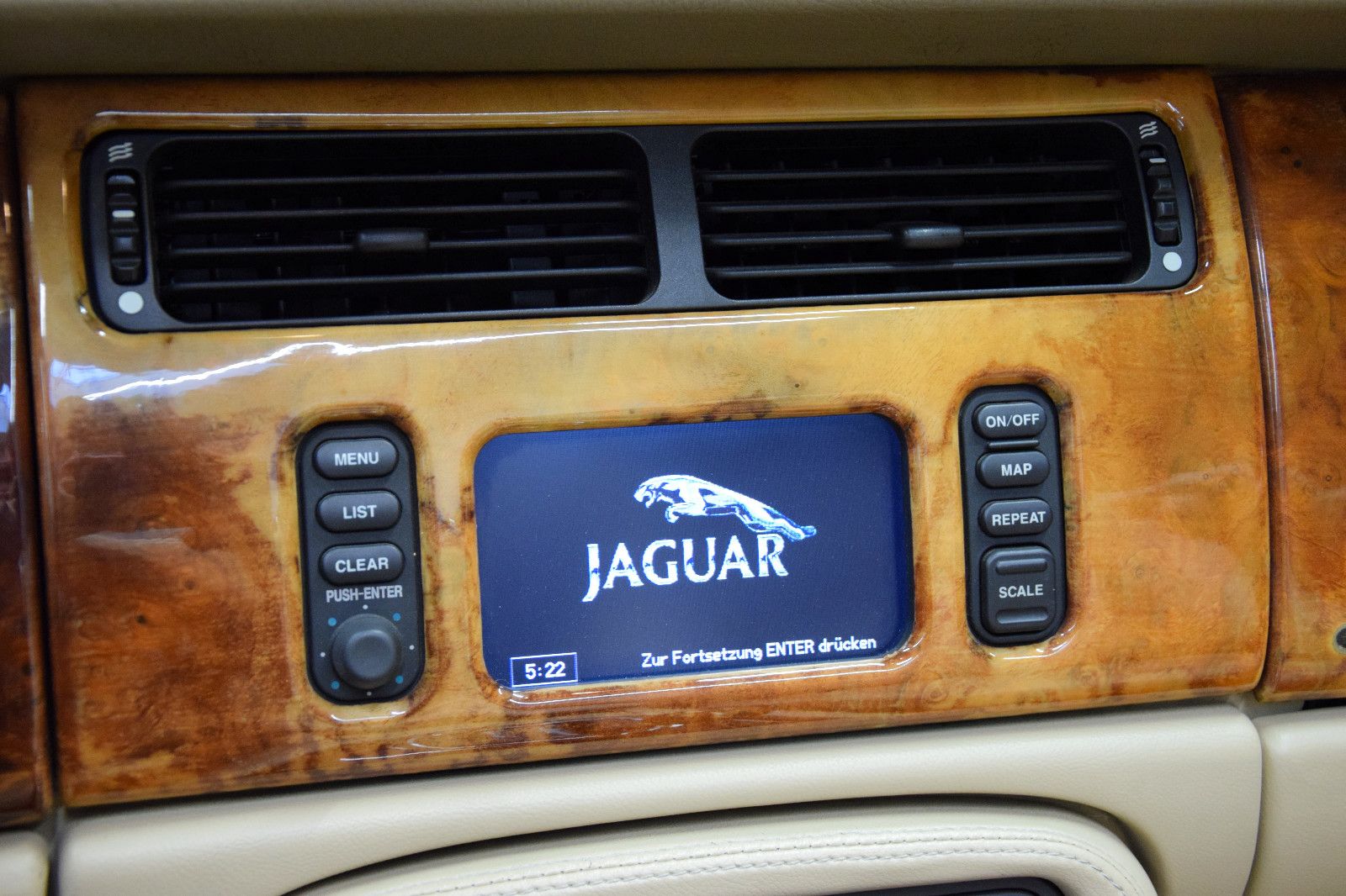 Fahrzeugabbildung Jaguar XKR Convertible Sitzh. Klimaaut. Alpine Tempomat