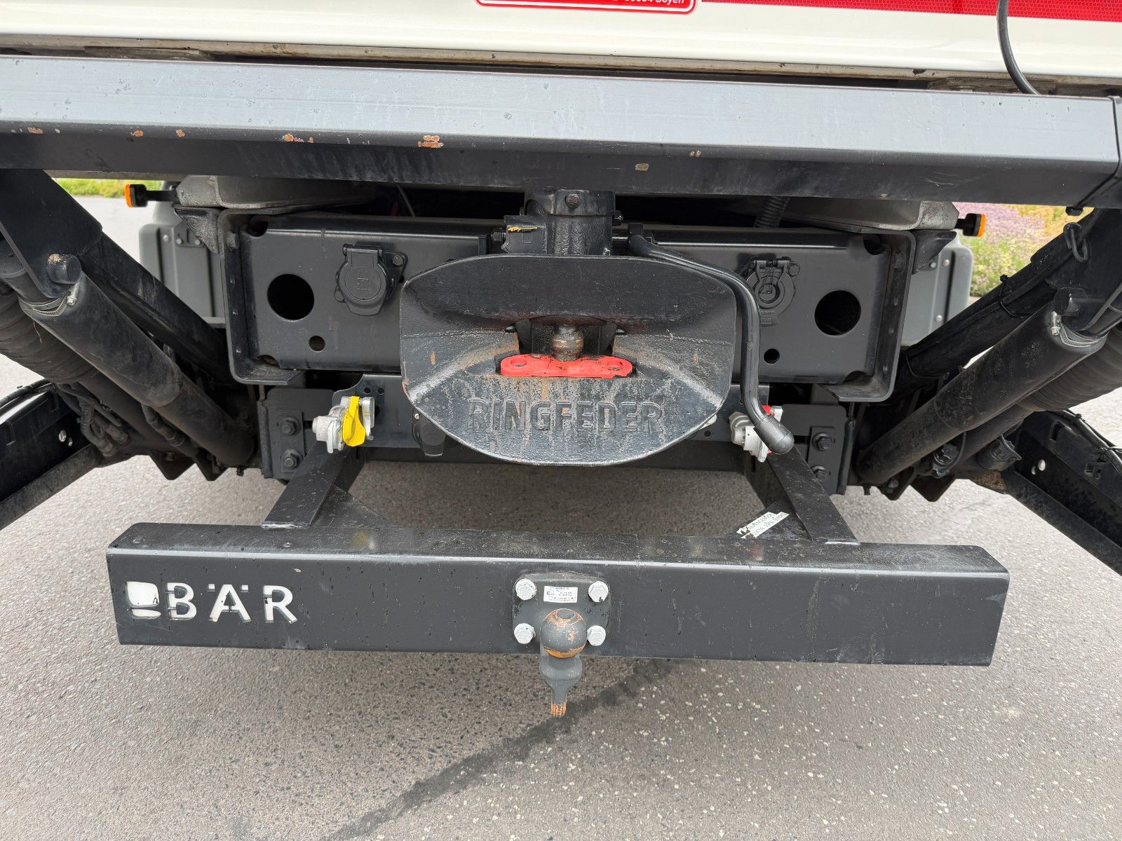 Fahrzeugabbildung MAN TGL 12.250 4x2 BB DoKa LBW 6 Sitze 2 AHK 2 Rollo