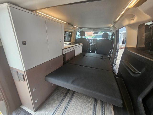 Bürstner Copa-Holiday-Ahk-Rfk-DieselhZG-1.H-Xen-6 Sitze