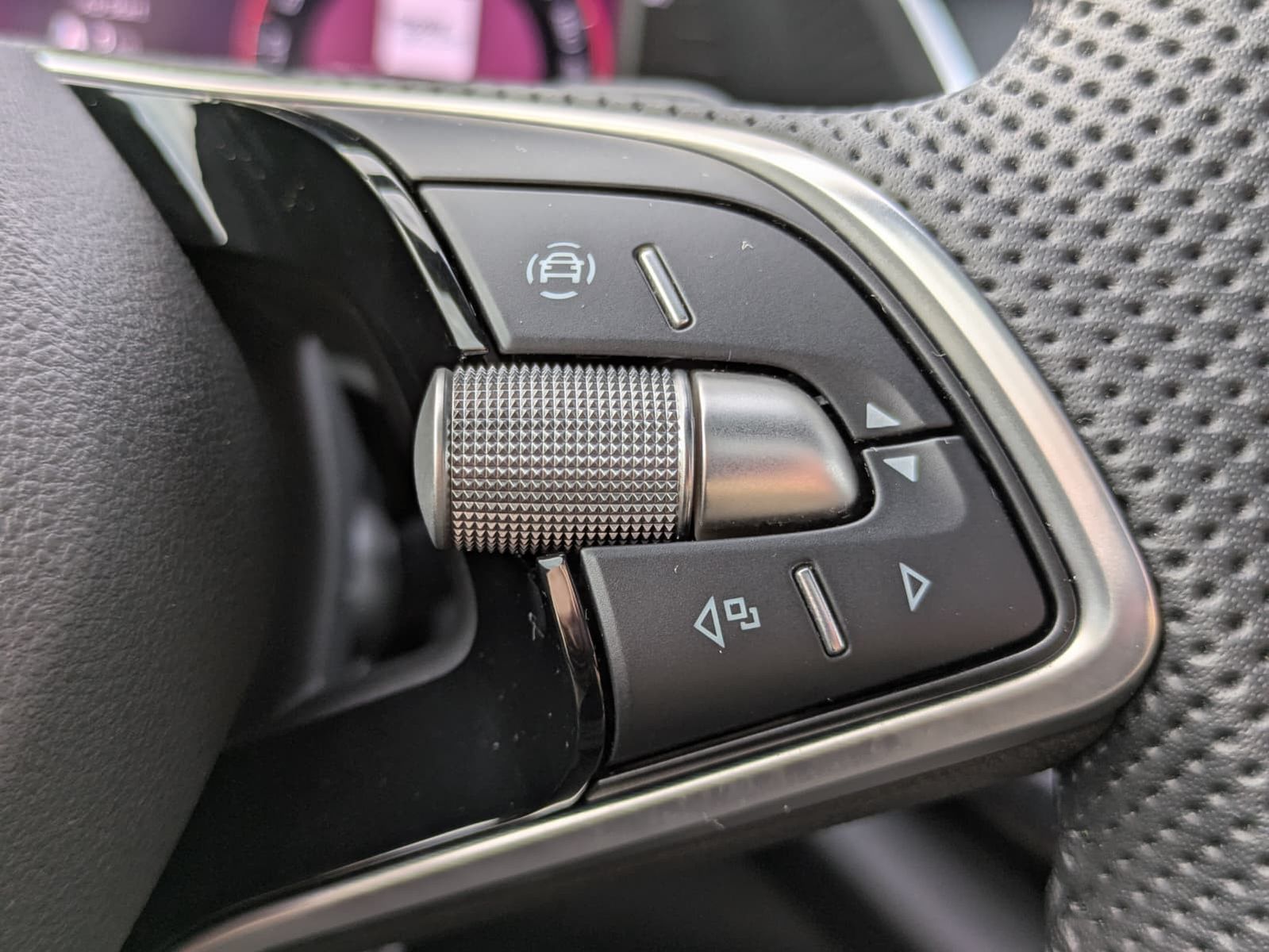 Fahrzeugabbildung SKODA Octavia 1.5 DSG Sportline PANO*MATRIX*AHK*5J.GAR