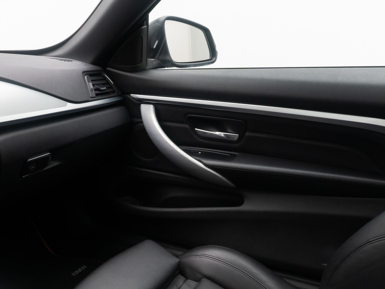 Fahrzeugabbildung BMW 430d Cabrio Sport Line Alarm HUD BiXenon Komfort