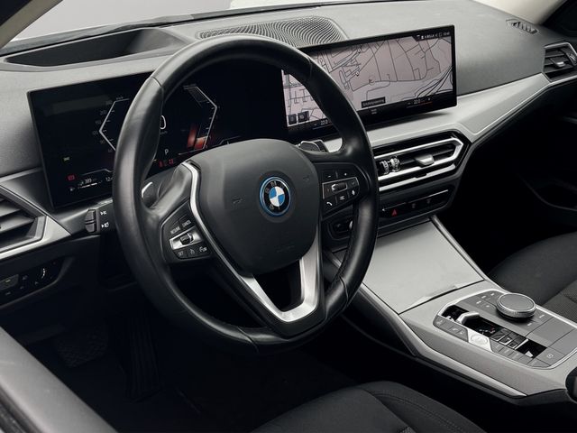 Foto Nummer 7: BMW 330e