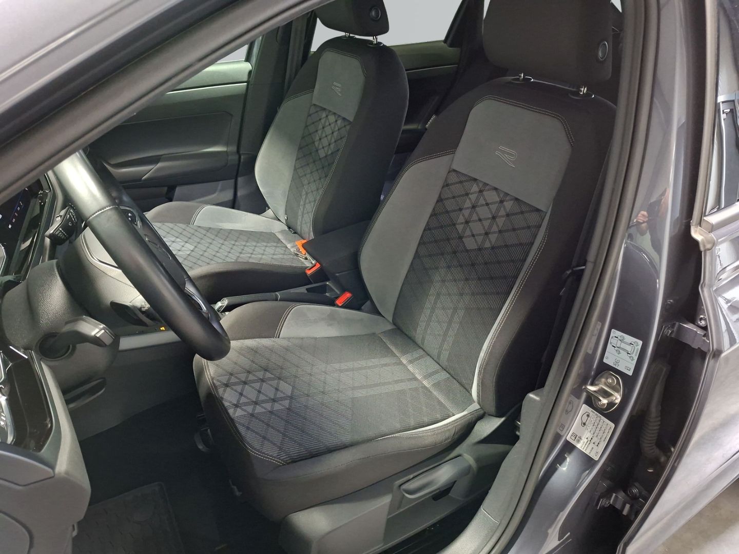 Taigo 1.5 TSI DSG R-Line *NAVI*MATRIX*KEYLESS*KA