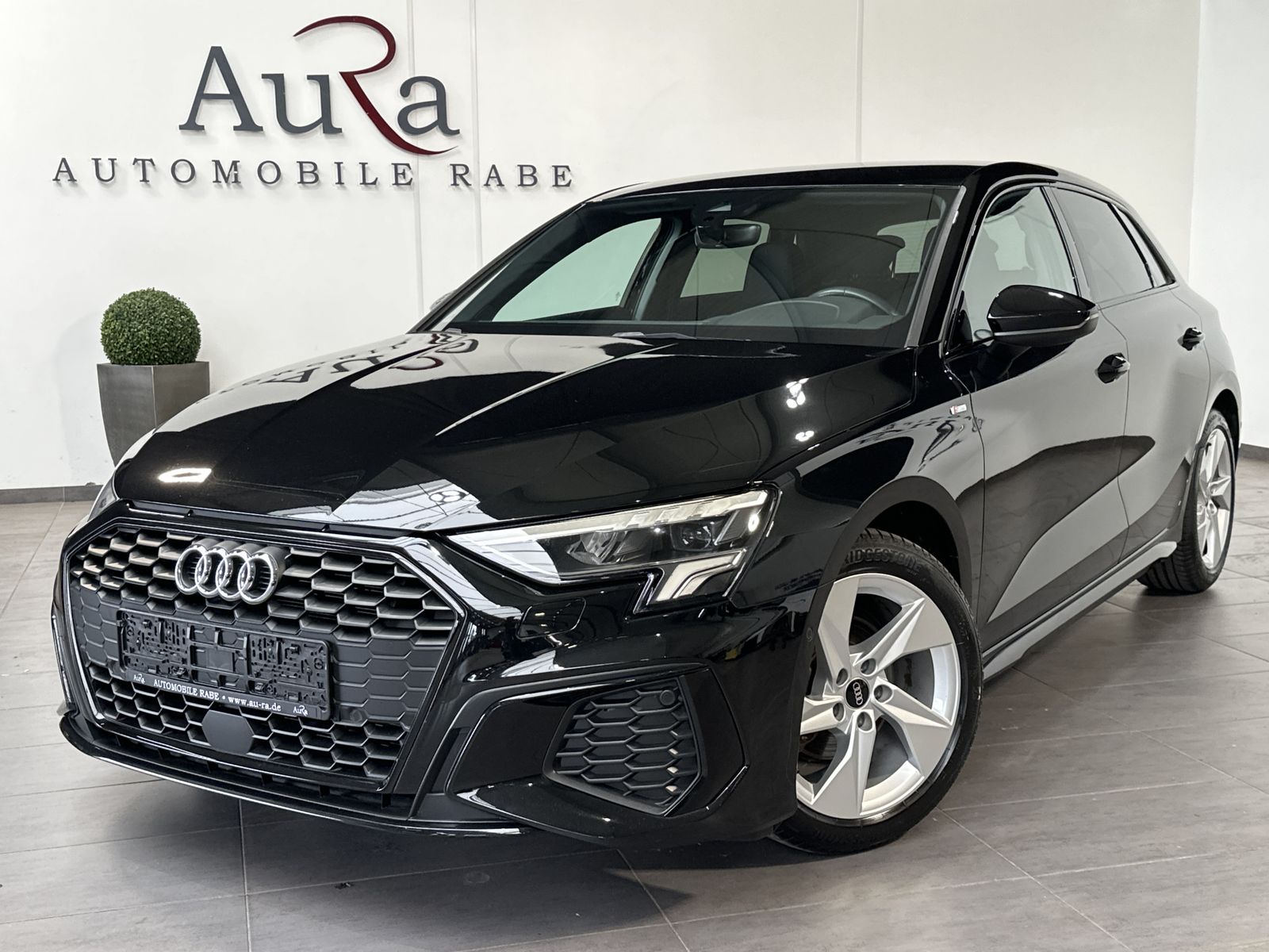 Fahrzeugabbildung Audi A3 SpB 35 TFSI S-Line Black NAV+LED+VCOCKPIT+SHZ