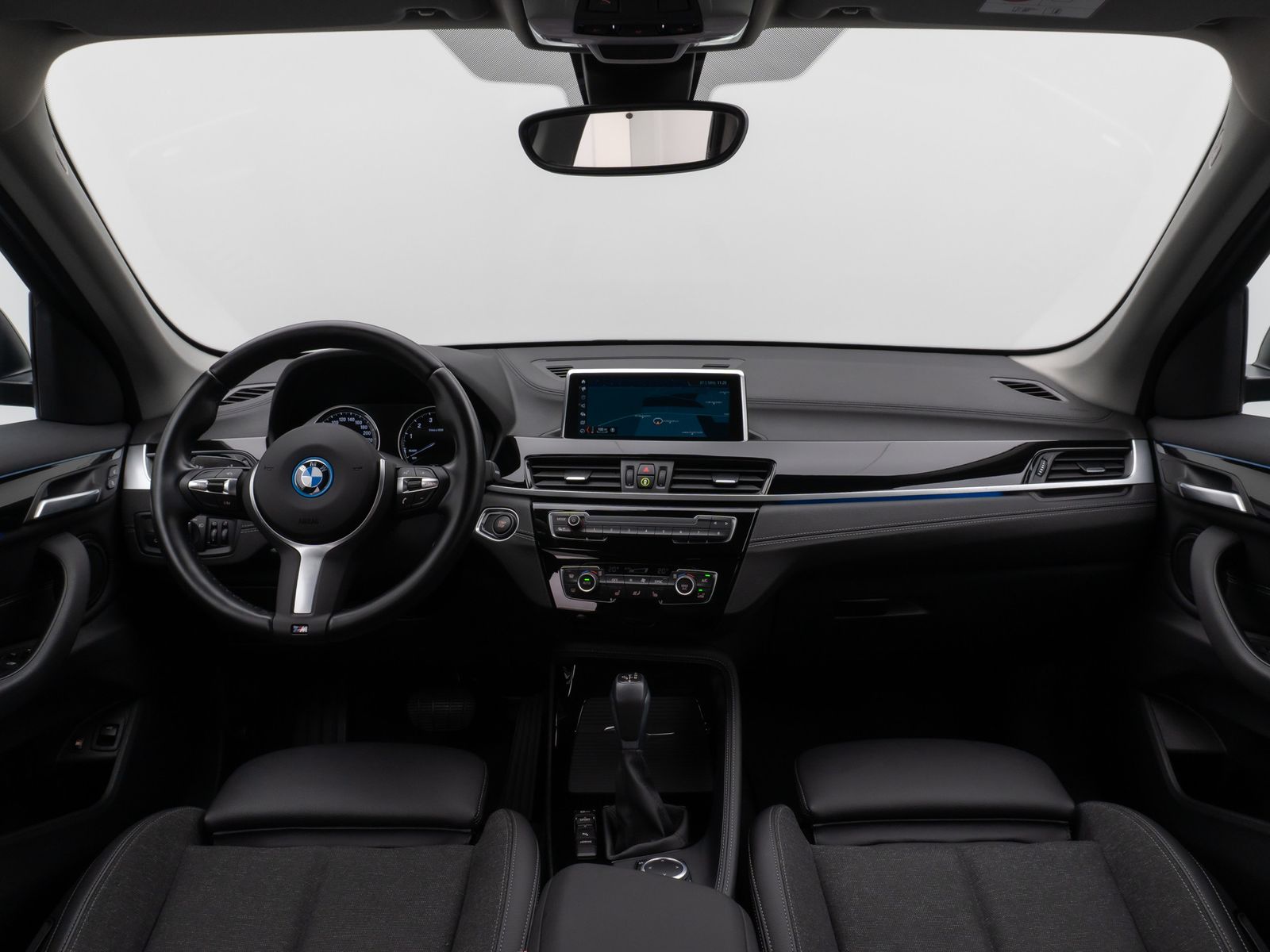 Fahrzeugabbildung BMW X1 xD25e Sport Line Kamera DAB Navi LED Komfort