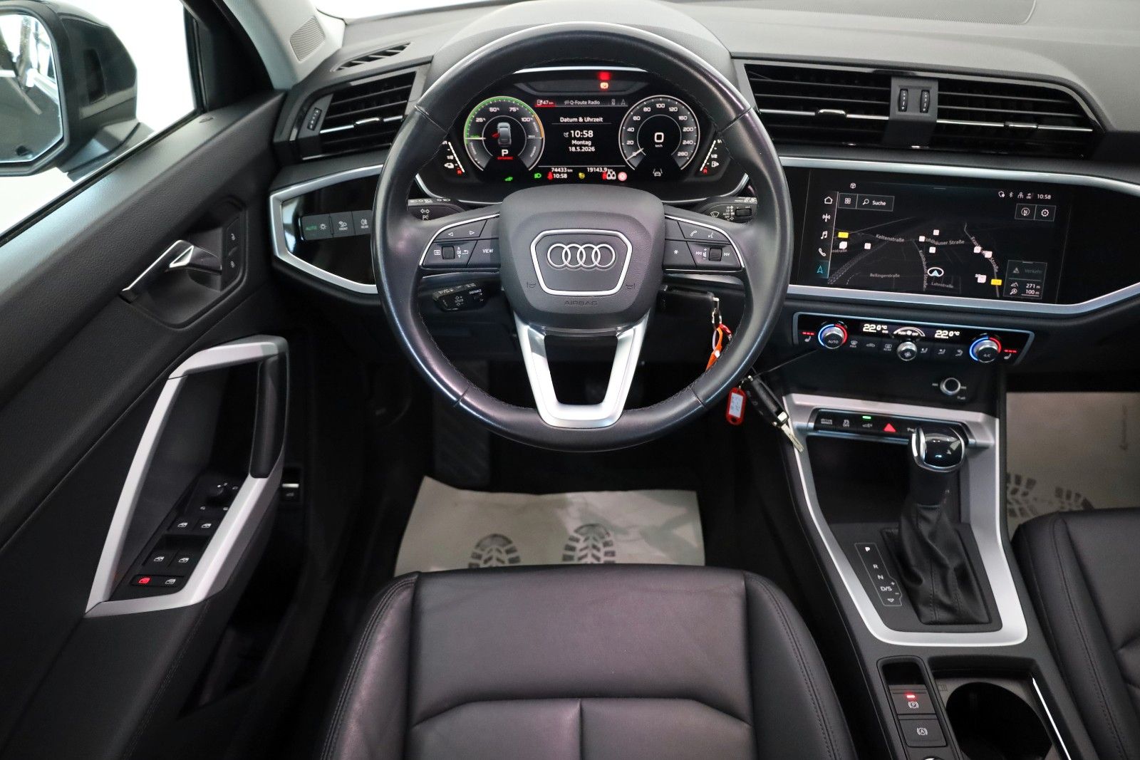 Fahrzeugabbildung Audi Q3 Sportback 45 TFSIe Leder,Navi,LED,Kam,Apple