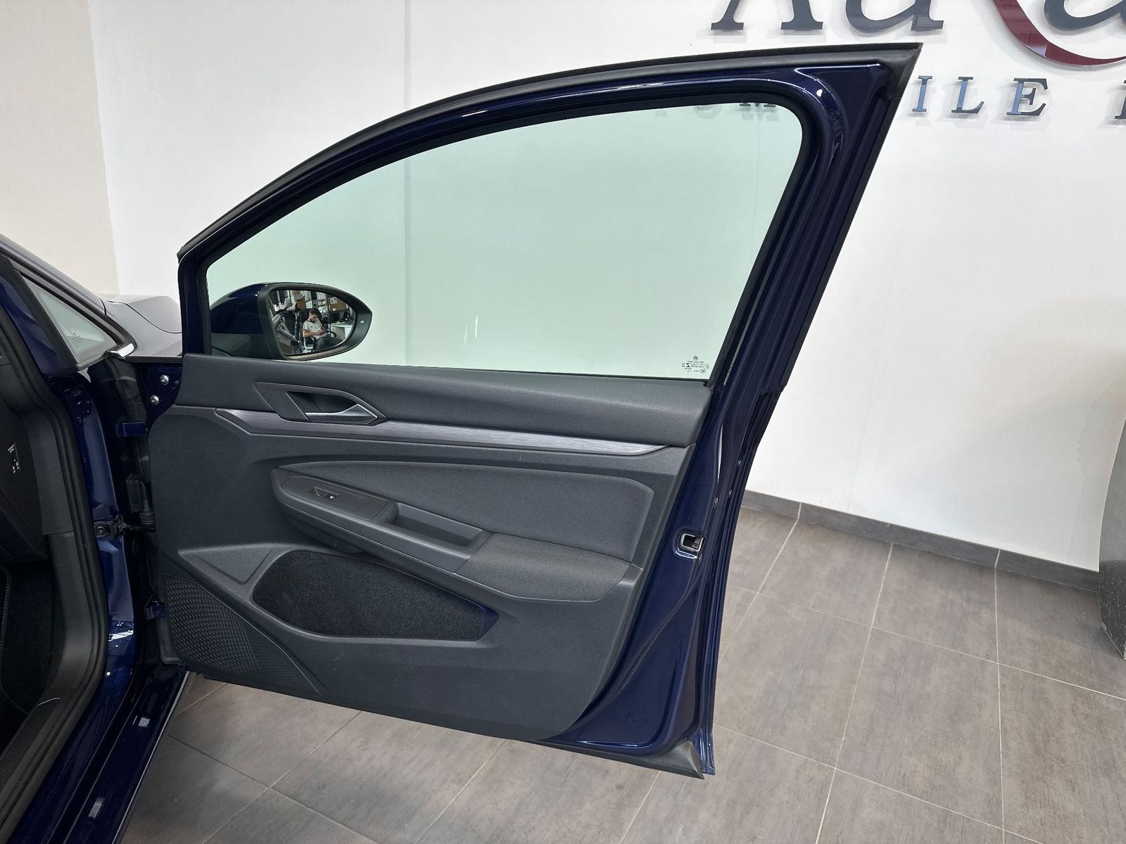 Fahrzeugabbildung Volkswagen Golf Variant 2.0 TDI DSG Style NAV+LED+PANO+AHK