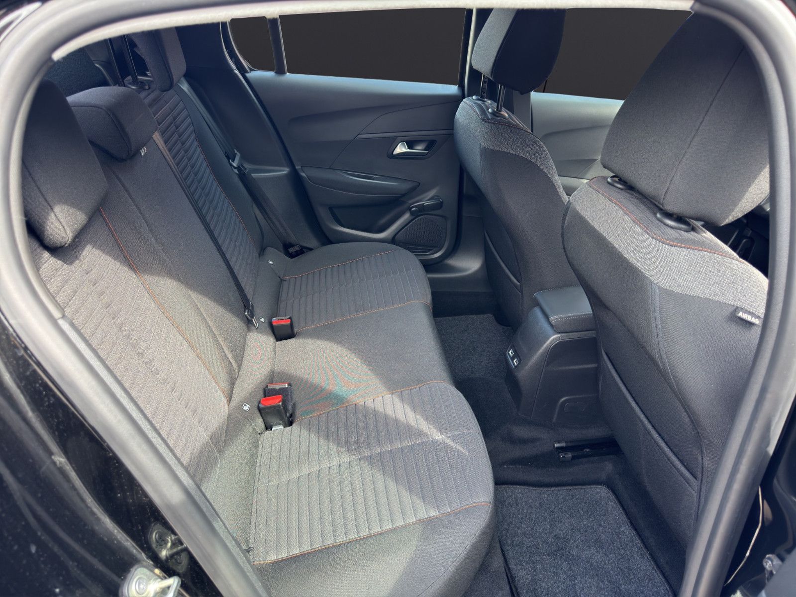 Fahrzeugabbildung Peugeot 208 e- Active/1.Hand/Dab/Shz/Klimaautomatik
