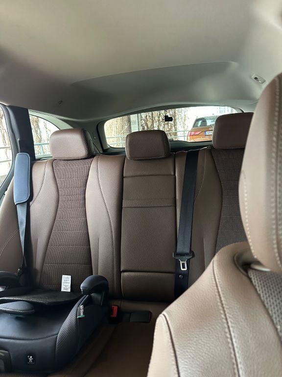 Image of Mercedes-Benz E 220