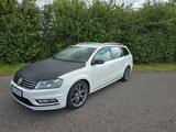 Volkswagen Passat Variant 2.0 TDI DSG BluMOT 125kW R-Line..