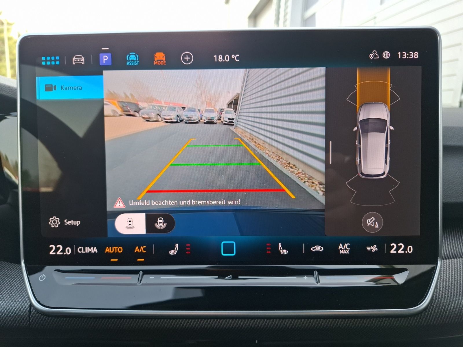 Fahrzeugabbildung Volkswagen Golf VIII TSI R-Line LED APP AID ACC RFK SH LHZ