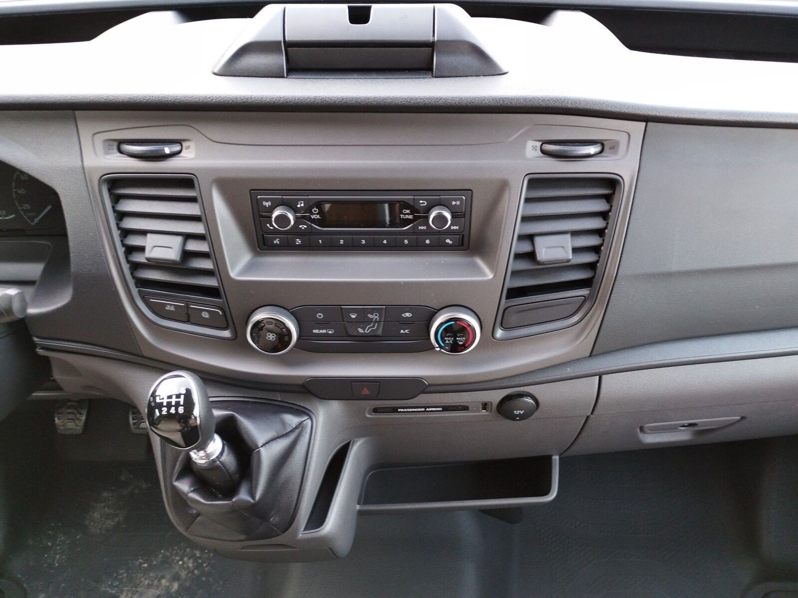 Fahrzeugabbildung Karmann Dexter 4x4 DE 560 AW Allrad 4x4, Rückfahrkamera