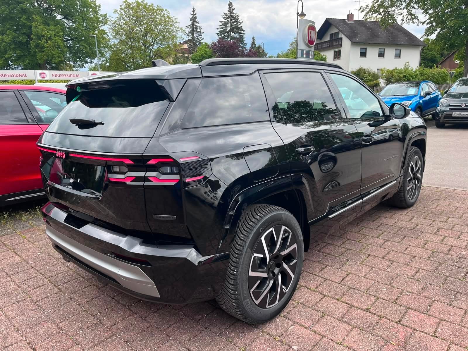 Fahrzeugabbildung Jeep New Compass Plug-In Hybrid 1.6