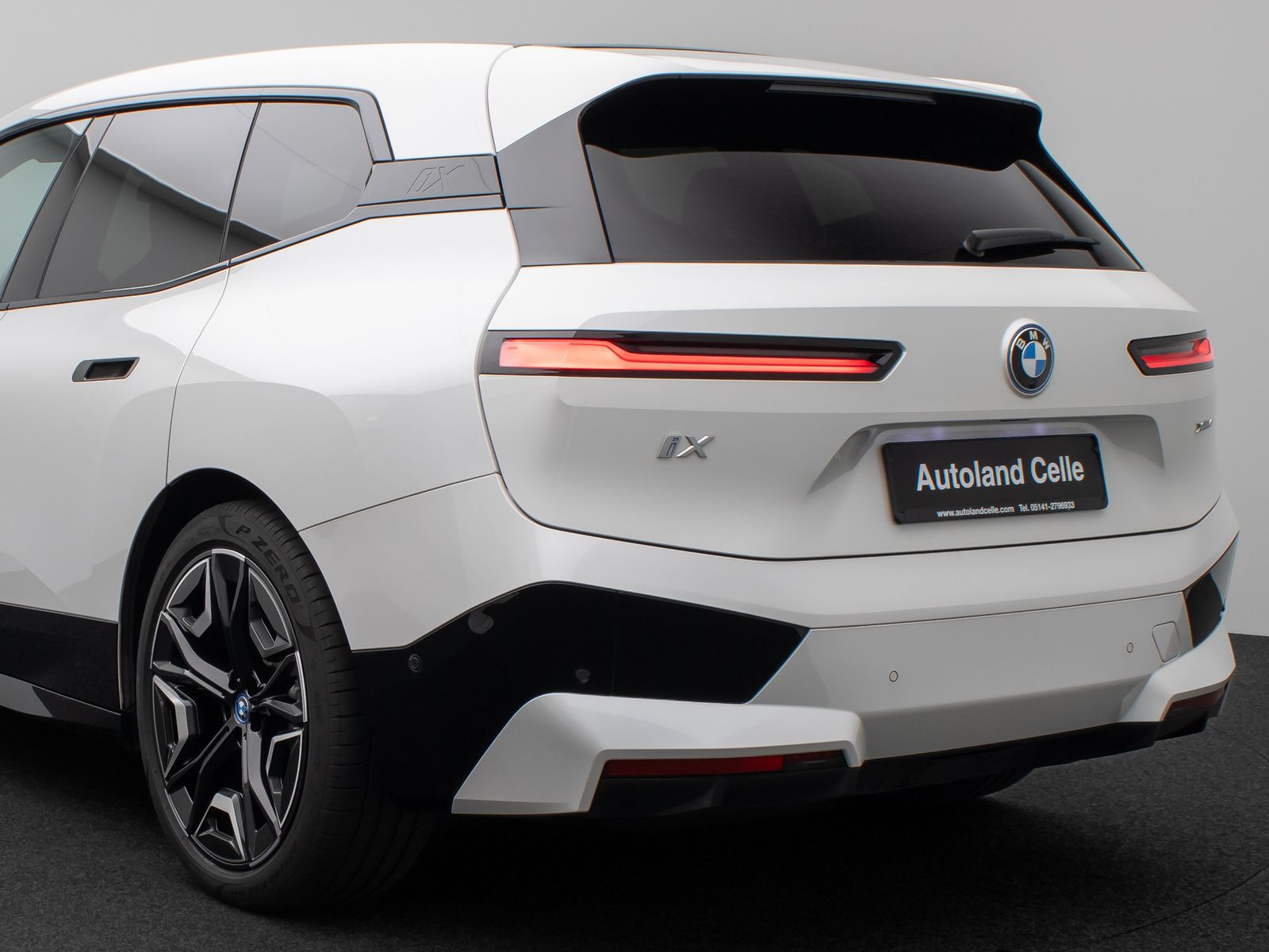 Fahrzeugabbildung BMW iX xD40 Sport SkyLounge Laser 360°DAB H/K 22Zoll