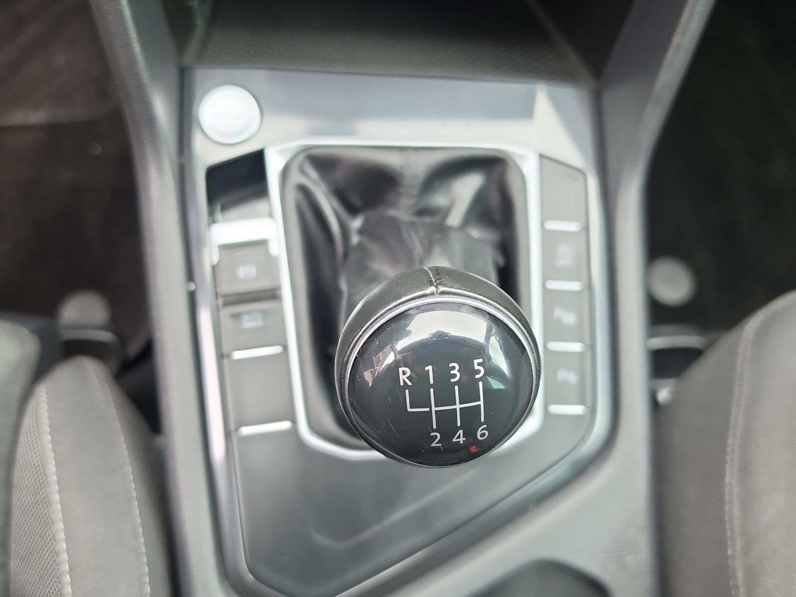 Fahrzeugabbildung Volkswagen Tiguan Comfortline BMT/Start-Stopp Aus 1.Hand