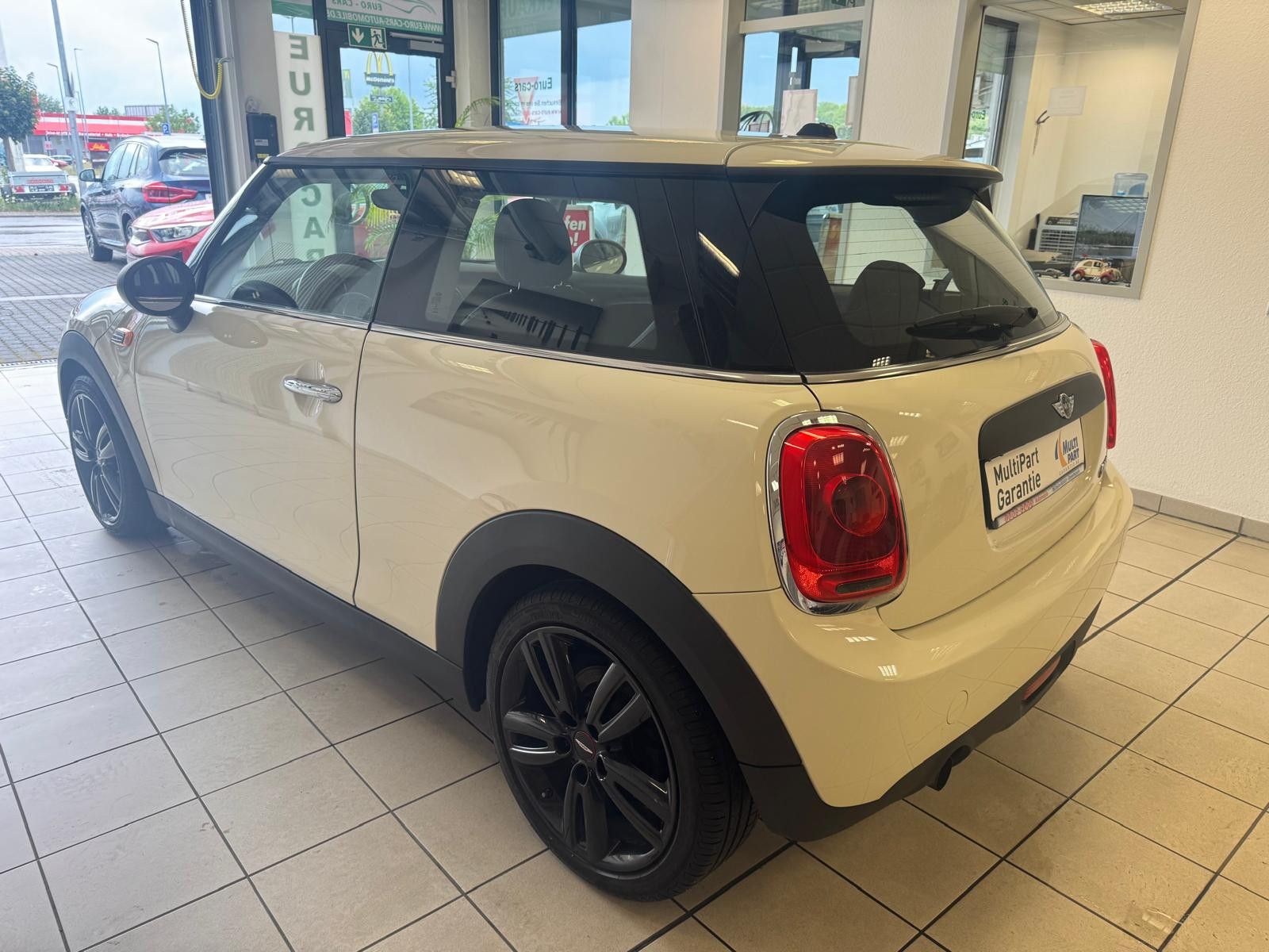 Fahrzeugabbildung MINI ONE_FIRST/WENIG KM/ /KLIMA/