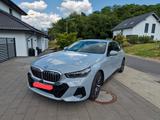 BMW i5 eDrive40 - - graue BMW i5