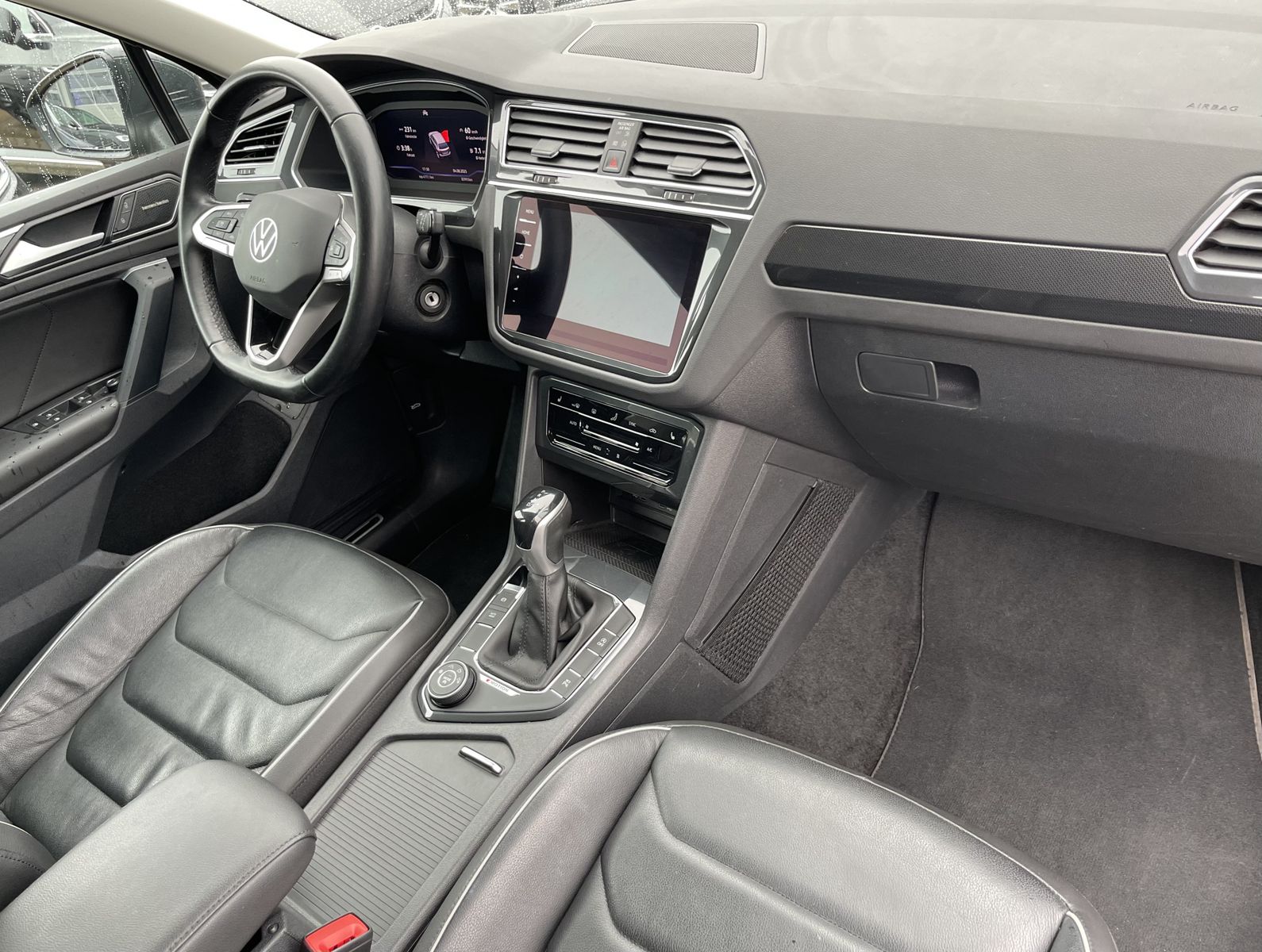 Fahrzeugabbildung Volkswagen Tiguan 2.0 TDI*4Motion*AHK*Leder*Cam*STHZ*HeadUp