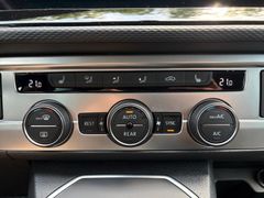 Fahrzeugabbildung Volkswagen T6.1 Multivan 2.0TDI DSG AHK*NAVI*LED*KAMERA*3xK