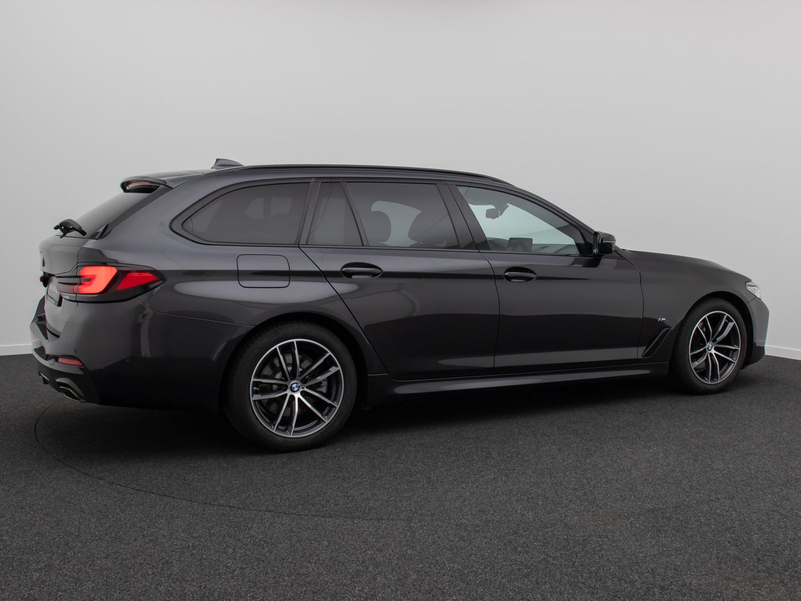 Fahrzeugabbildung BMW 520d M Sport Laser AHK HUD DAB Kamera Komfort