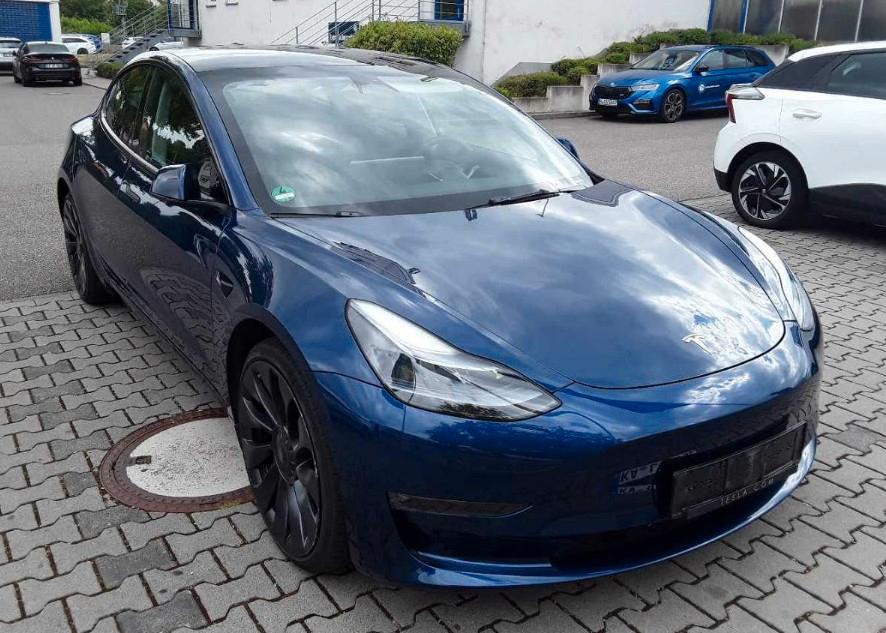 Tesla Model 3 Performance Dual AWD*Pano*4x SHZ*20Zoll