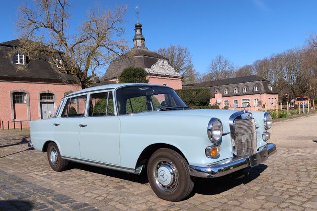 Mercedes-Benz 200D / 110  Originalfahrzeug Matching Numbers