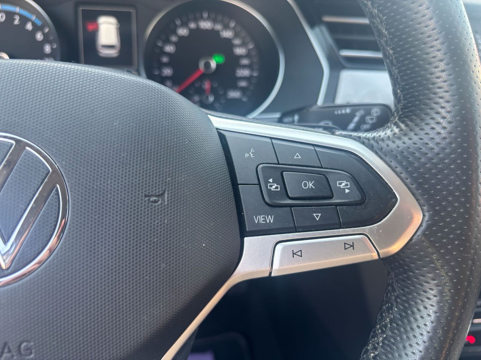Fahrzeugabbildung Volkswagen Passat Var. 1.4 GTE-NAV-LED-KAMERA-ACC-APPS-SHZ-