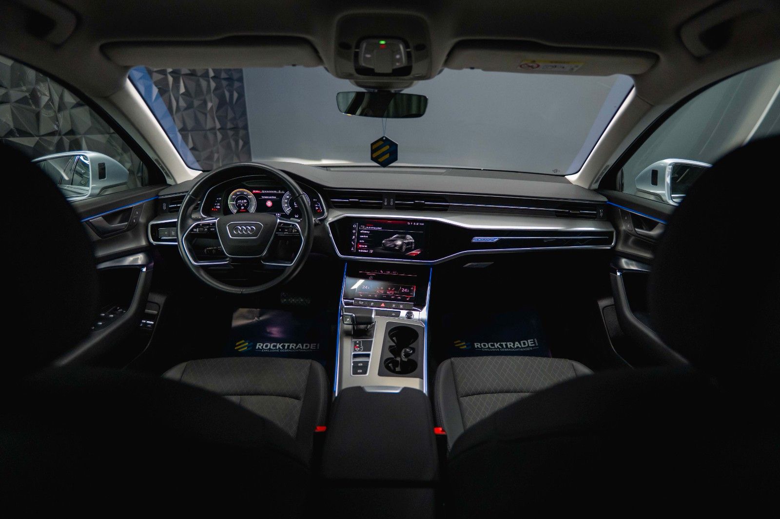 Fahrzeugabbildung Audi A6 Avant 50 TFSIe quattro SportDesign*Matrix*ACC