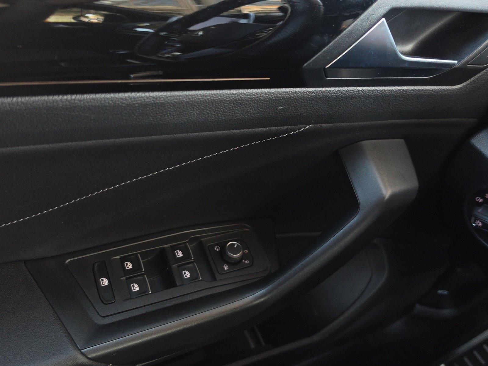 Volkswagen T-Roc 1.0 TSI R-Line AHK ACC NAVI LED, миниатюра 10
