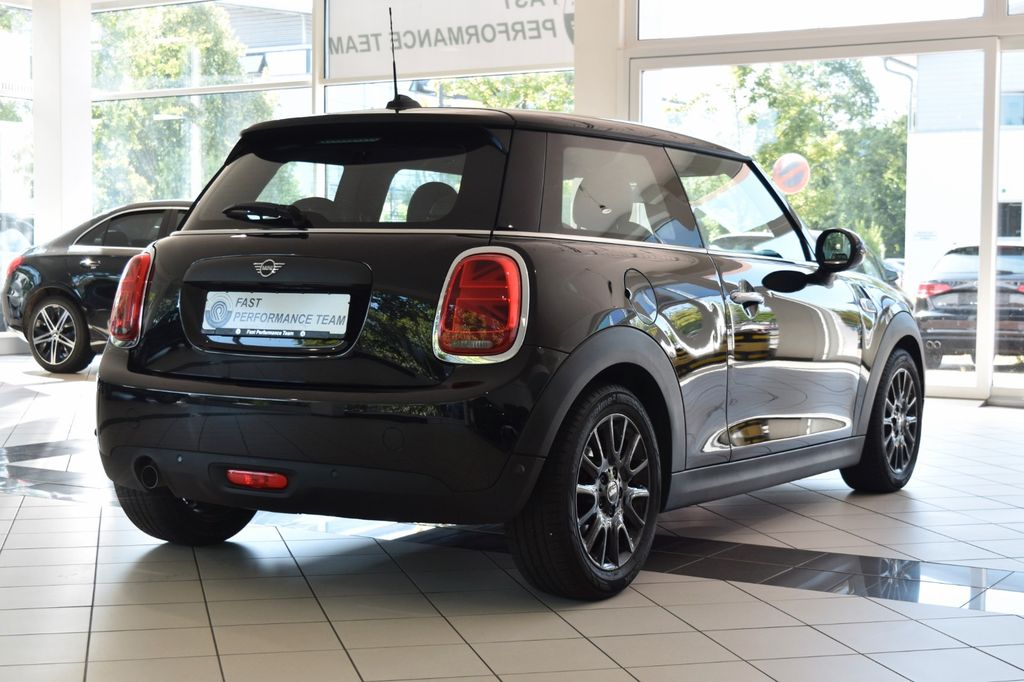 MINI ONE (F56)~Automatik~Teilleder~Chili~LED~Klimaaut MINI ONE (F56)~Automatik~Teilleder~Chili~LED~Klimaaut
