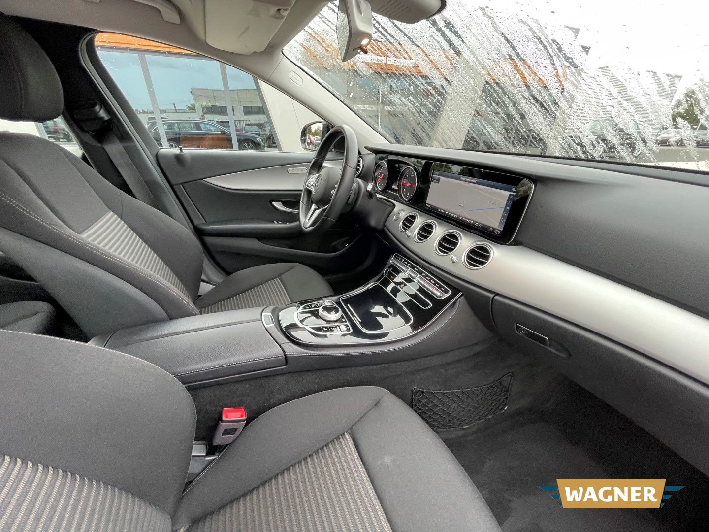 Fahrzeugabbildung Mercedes-Benz E 220 T LED-Scheinwerfer Elektr. Sitze Sitzheizu