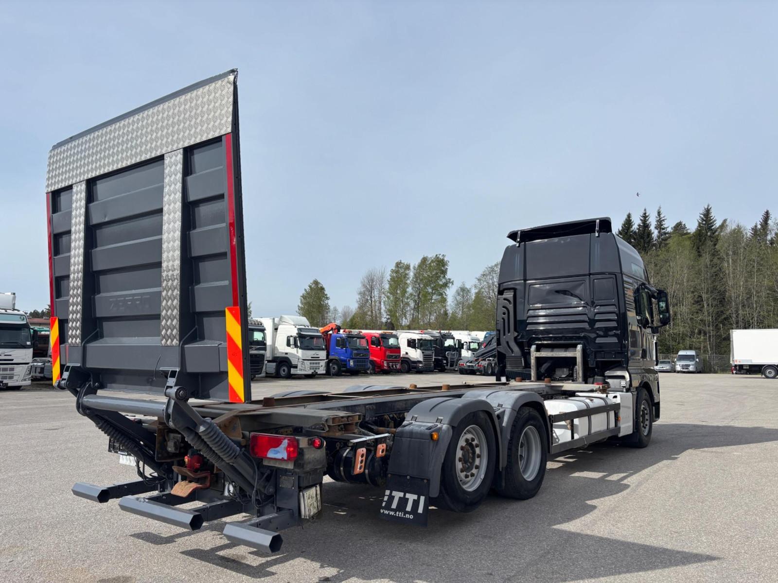 MAN TGX 26.560 6x2*4 EURO6 + RETARDER