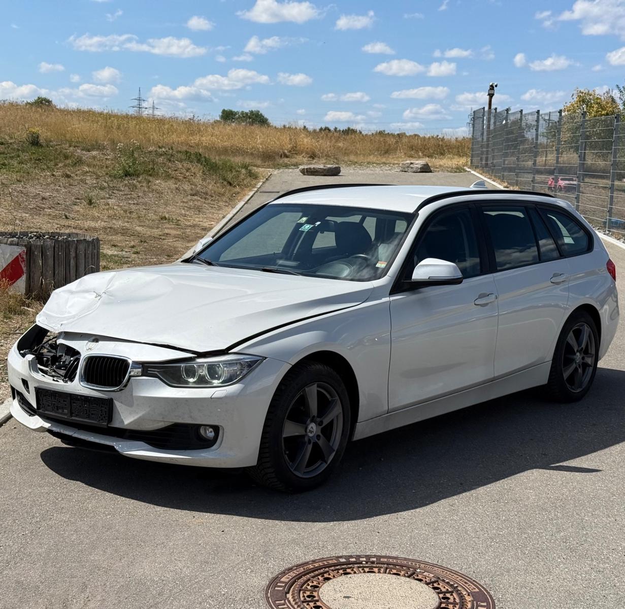 BMW 320i Touring xDrive *EURO.6*LEDER*NAVI*AUTOMATIK