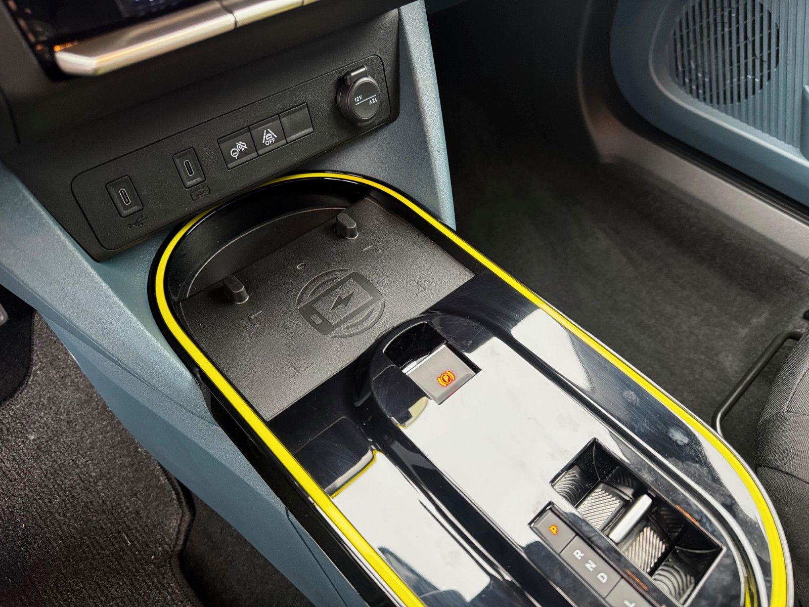 Fahrzeugabbildung Fiat Grande Panda Hybrid ICON 1.2 Navi Carplay Klima