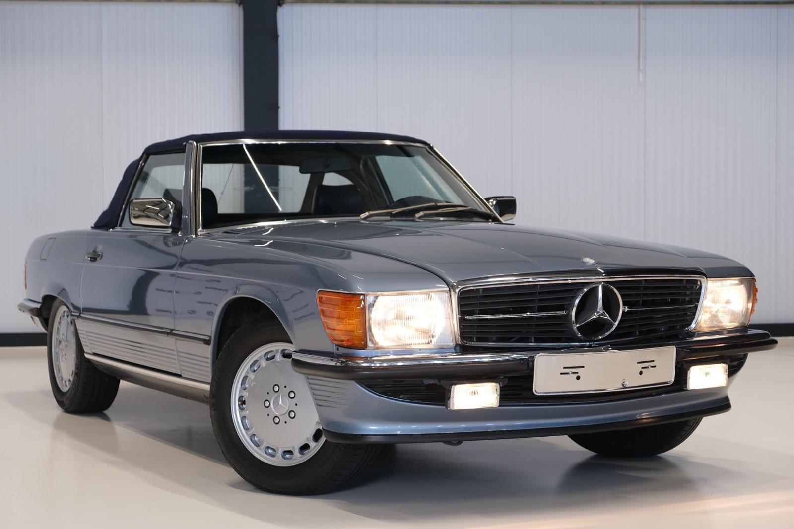 Mercedes-Benz 300SL Roadster R107 original 93.298 km