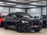 Audi SQ7 (4MG) PANO*STHZ*BOSE*TOUR*AHK*OPTIK*1.H - schwarze Audi SQ7