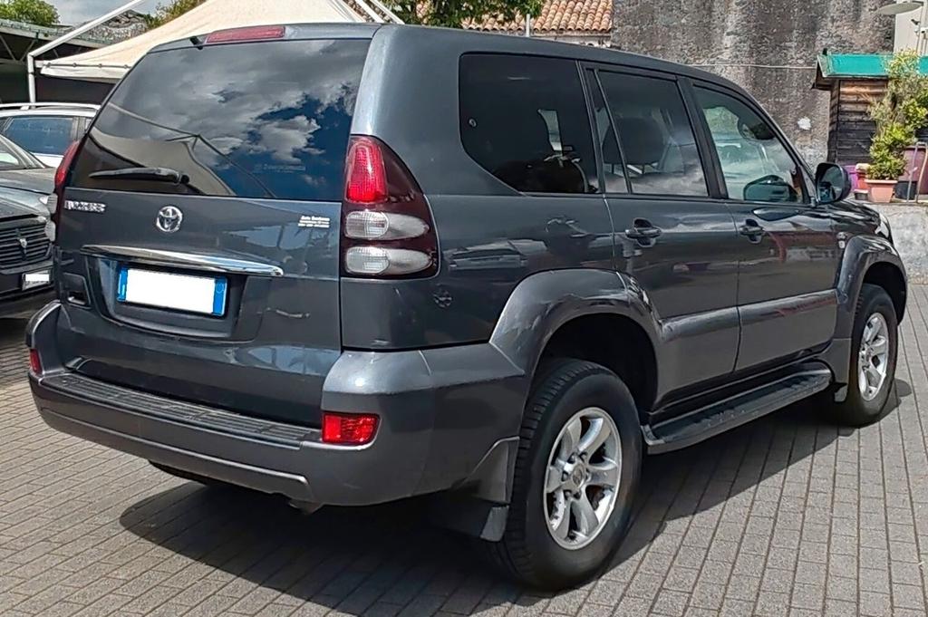 Toyota Land Cruiser