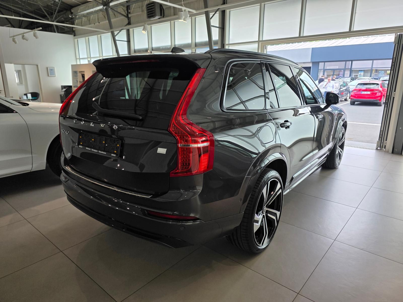 Volvo XC90 Ultra Dark Recharge Plug-In Hybrid AWD foto 5