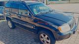 Jeep Grand Cherokee Overland 4.7 V8 Autom. - Jeep Grand Cherokee Overland mit Benzin-Antrieb