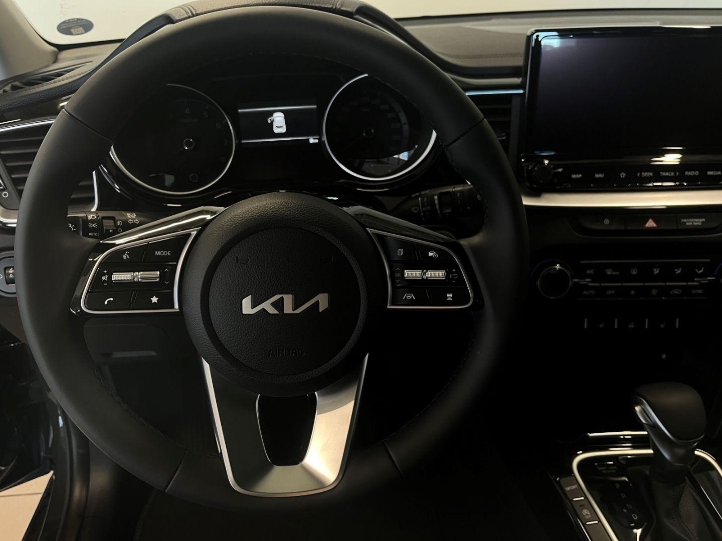 Fahrzeugabbildung Kia XCeed 1.5 T-GDI DCT Spirit JBL totWinkASS Navi