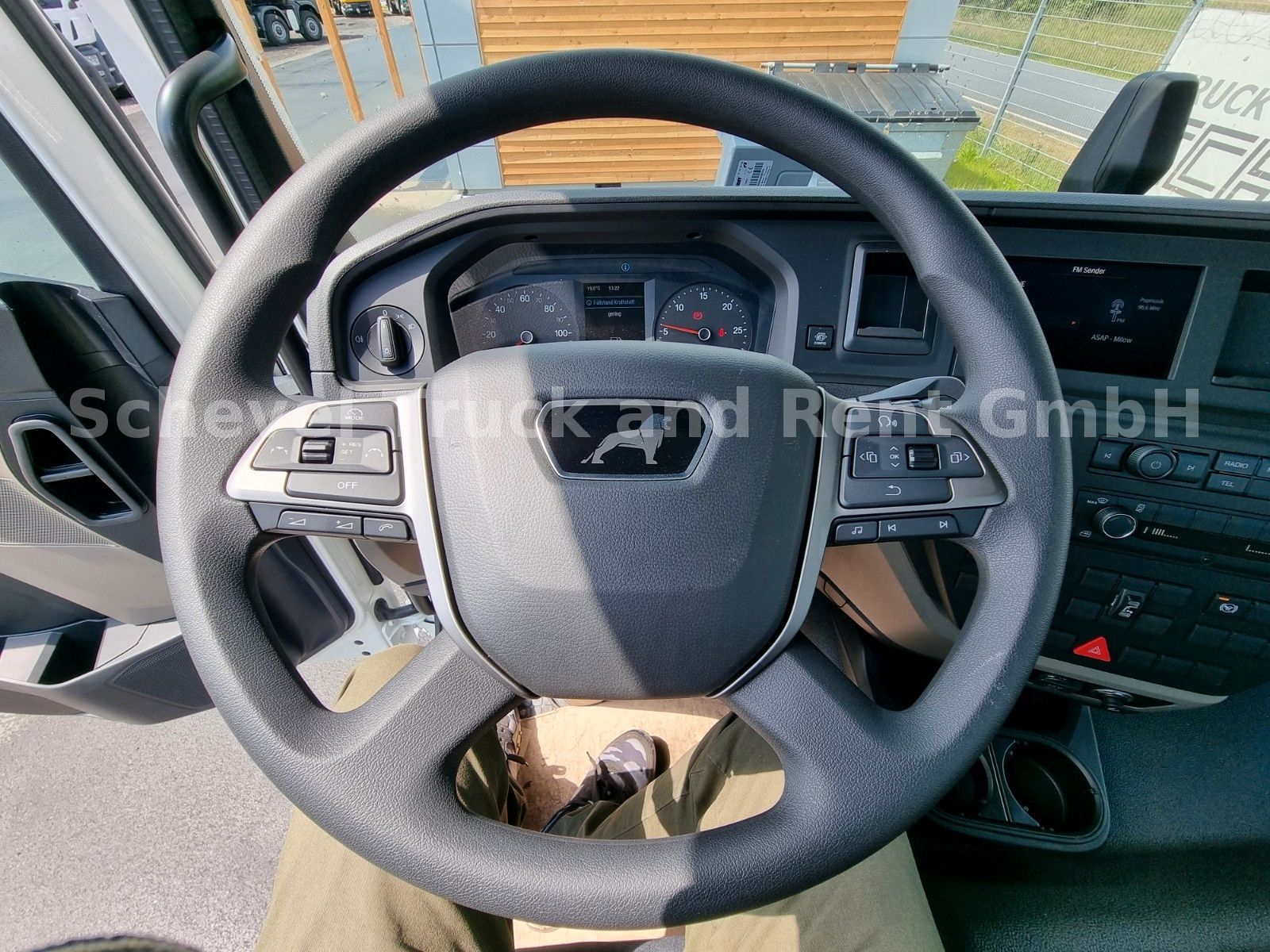 Fahrzeugabbildung MAN TGM 18.320 MEILLER HIAB 118 3xhydr Funk
