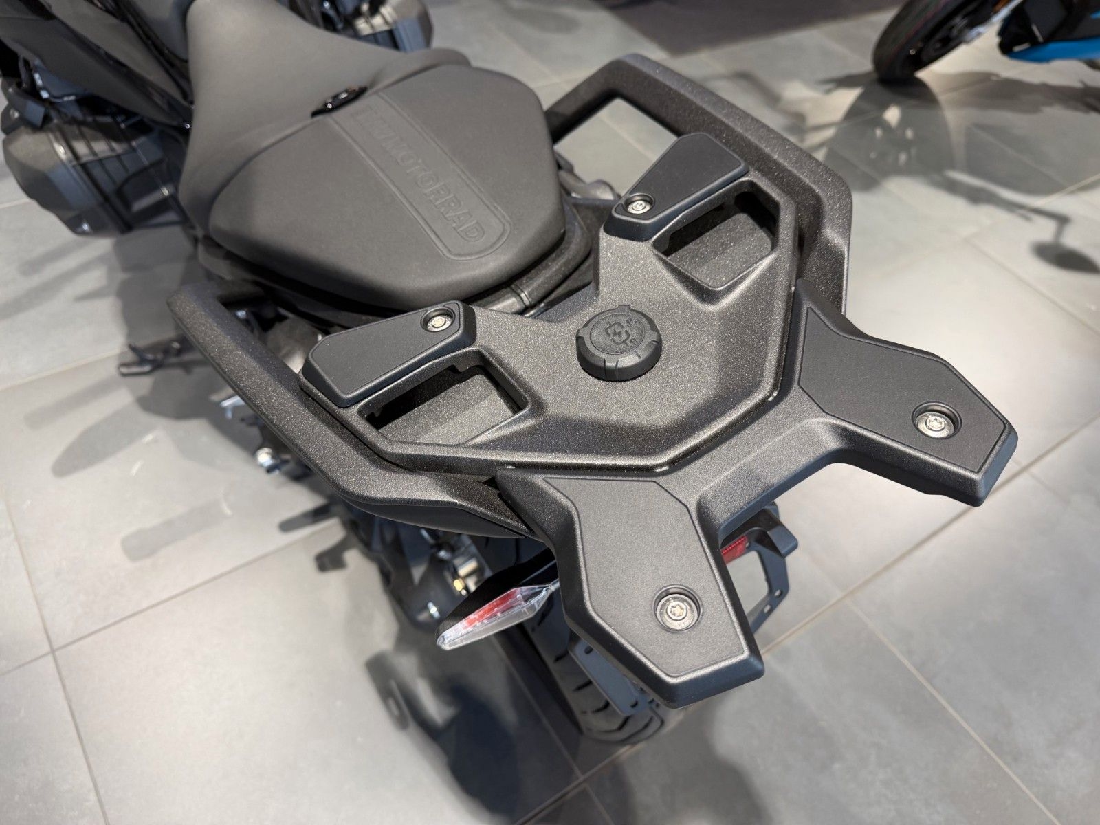 Fahrzeugabbildung BMW R 1300 RS ASA Triple Black 4 Pakete