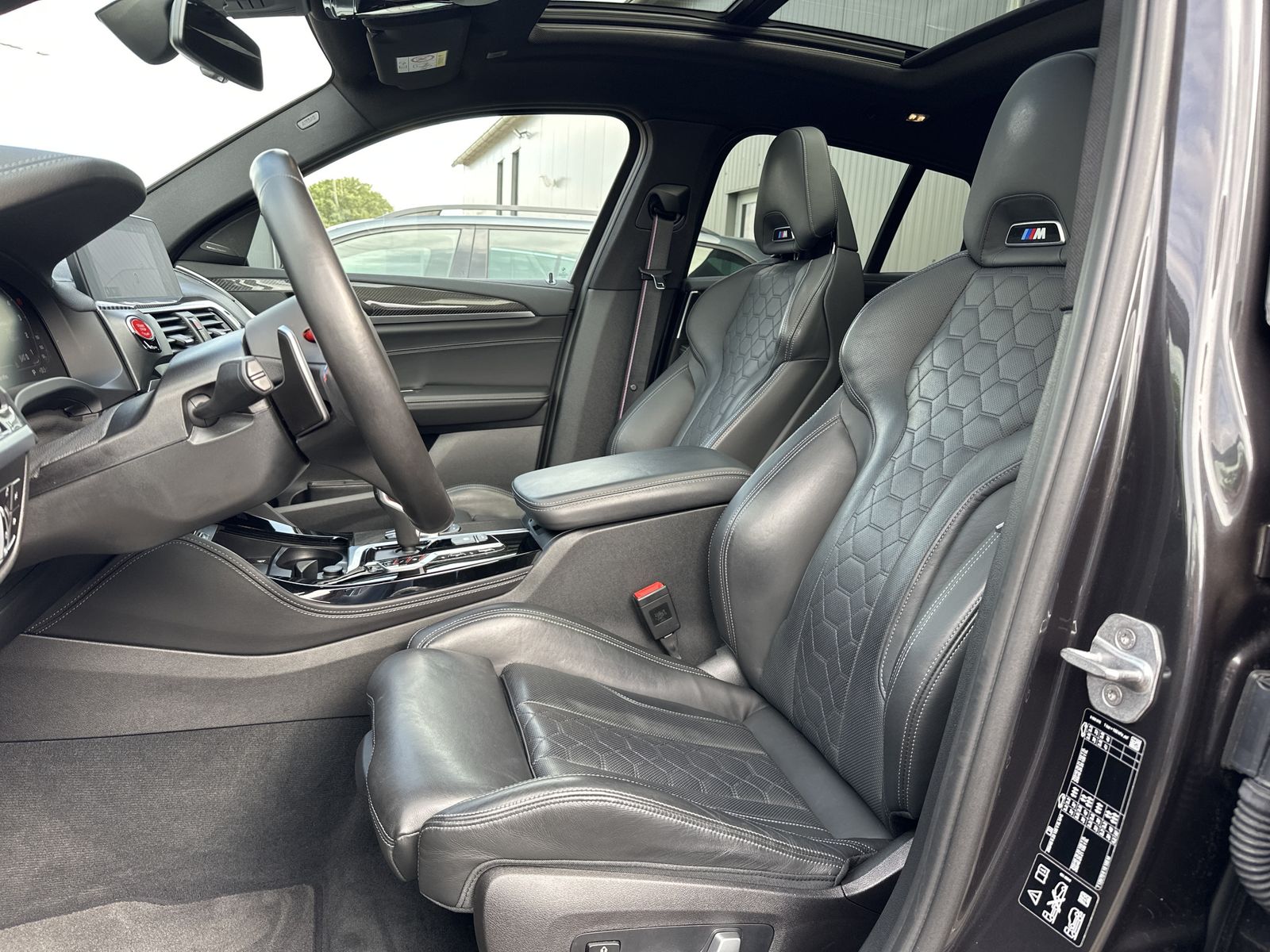 Fahrzeugabbildung BMW X4 M Competition NAV+LED+HEADUP+PANO+360°+21ZOLL