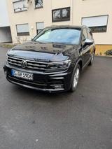 Volkswagen Tiguan Allspace 2.0 TDI Rline/pano/stdhz:Anhänge - VW Tiguan Allspace Gebrauchtwagen in Stuttgart
