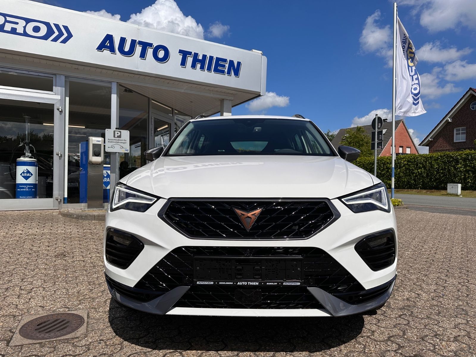 Fahrzeugabbildung CUPRA Ateca 1.5 TSI LED/Navi/APP/SHZG/LENKRADHZG/RFK