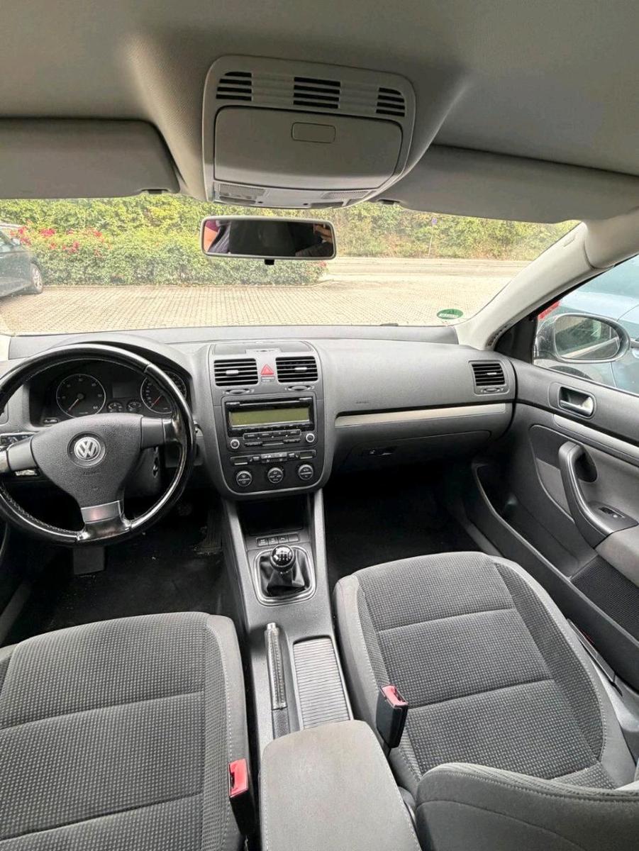 Volkswagen Golf 2009 — engine 140 HP (103kW)