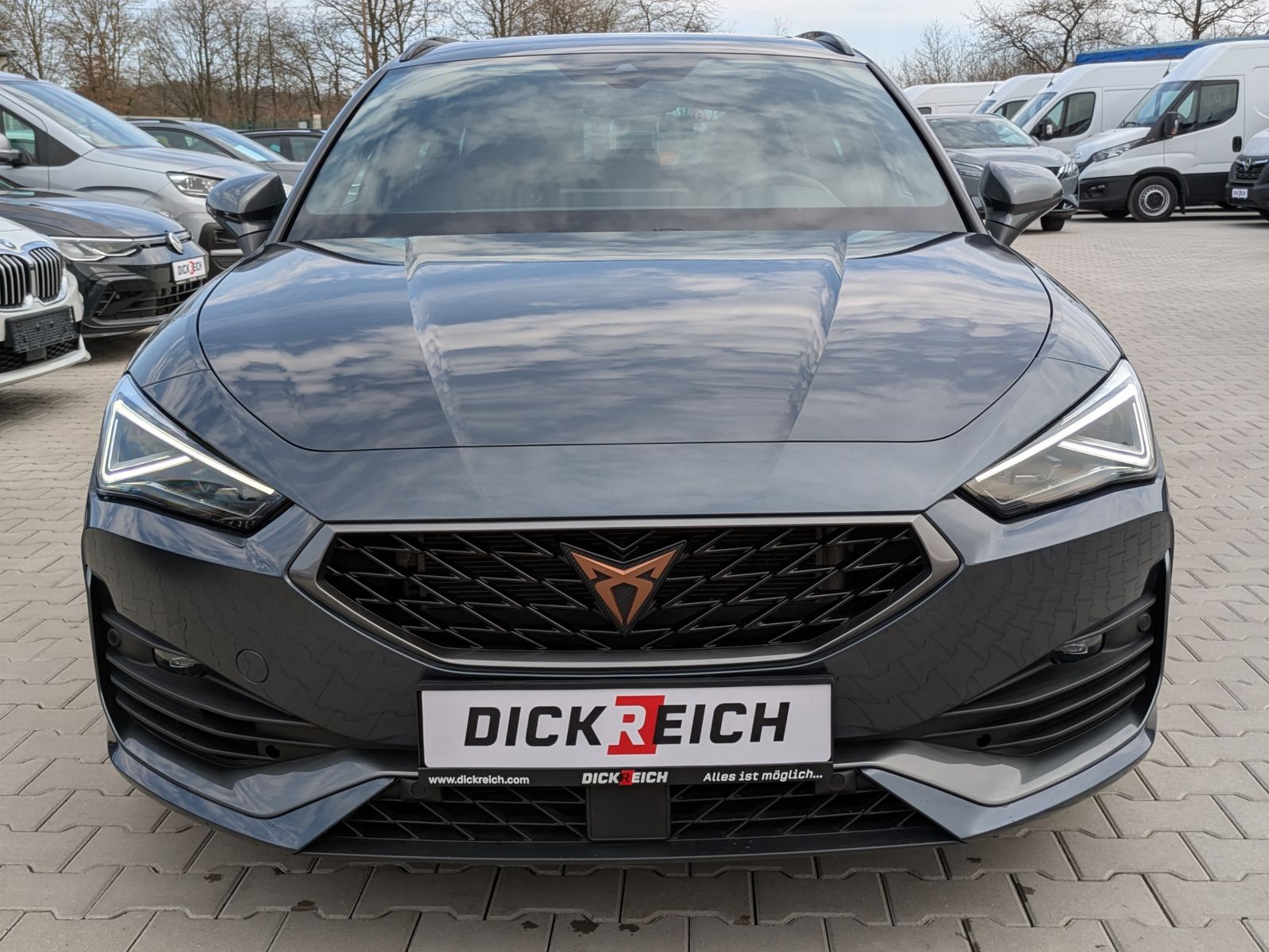 Fahrzeugabbildung CUPRA Leon VZ 2.0TSI 4Drive ACC*PANO*MATRIX*DCC*LM19"