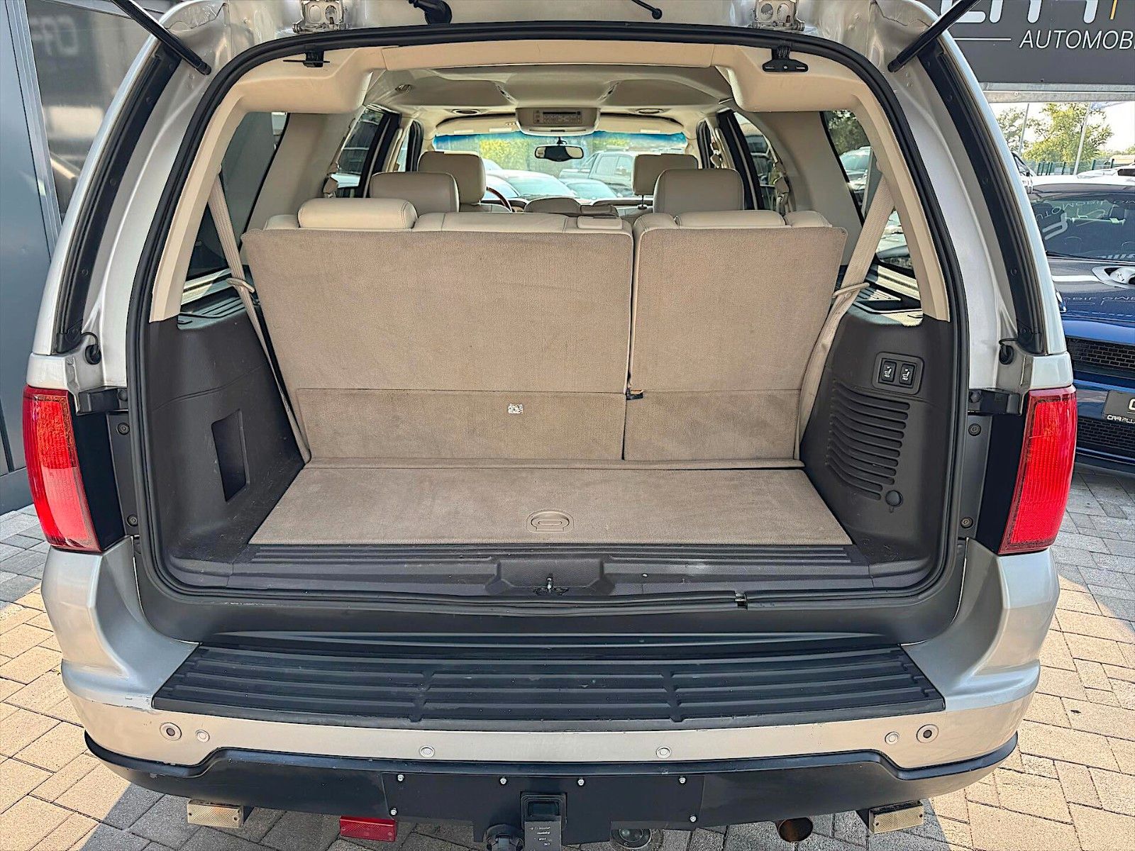 Fahrzeugabbildung Lincoln Navigator 5.4 V8 LUXURY LPG PRINS *8 Sitze*TV*